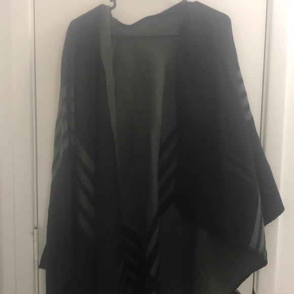 Reversible poncho (new from Fitfabfun box) - Picture 1 of 2